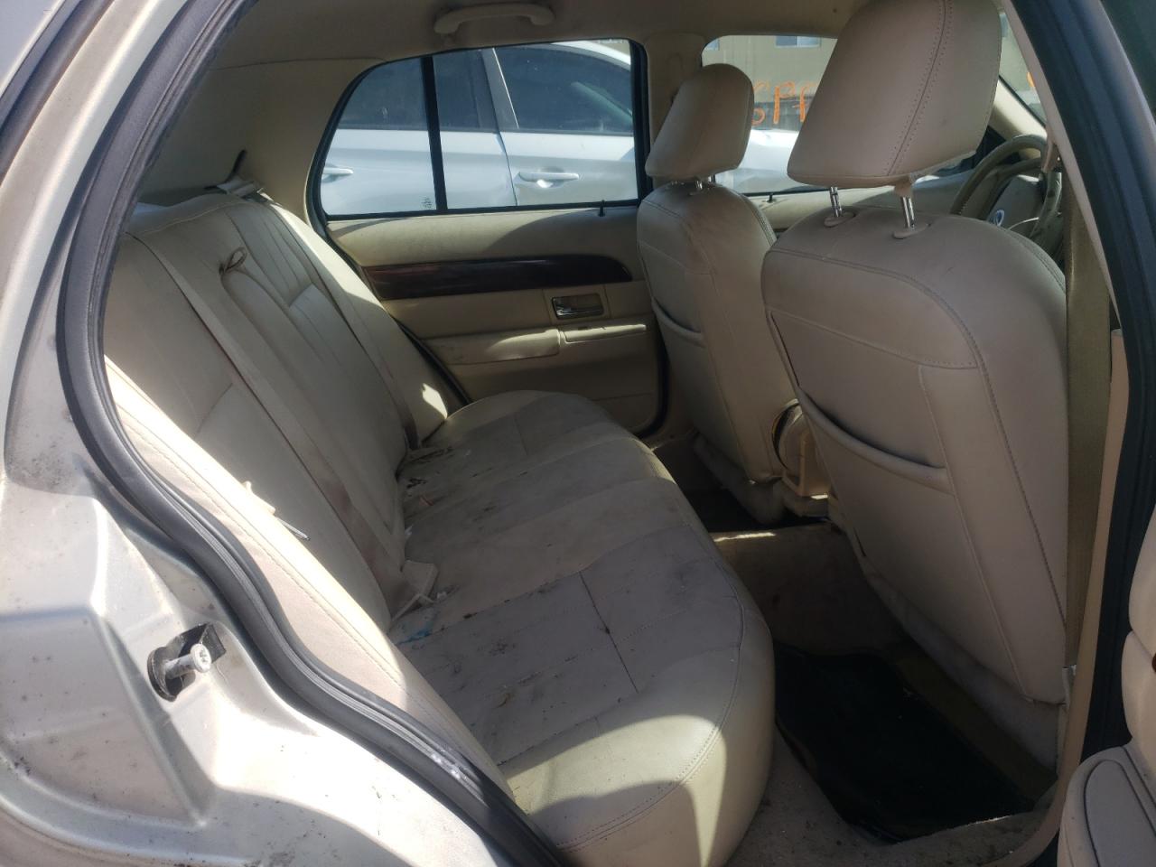 Photo 6 from auction – 2006 MERCURY GRAND MARQ with VIN 2MEFM75W36X641060