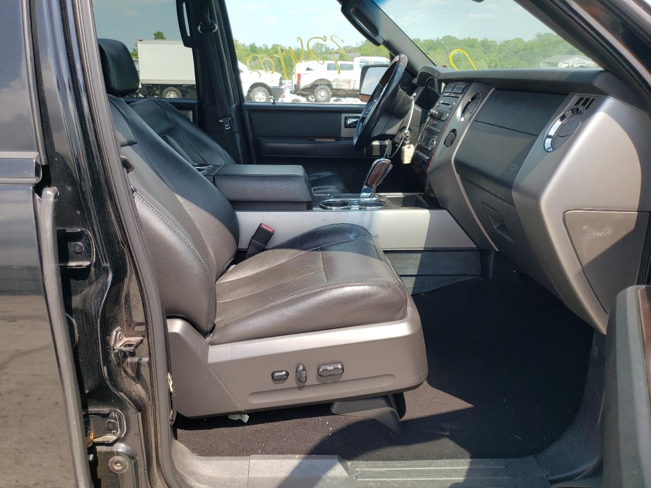 Photo 5 from auction – 2008 FORD EXPEDITION with VIN 1FMFK20578LA38522