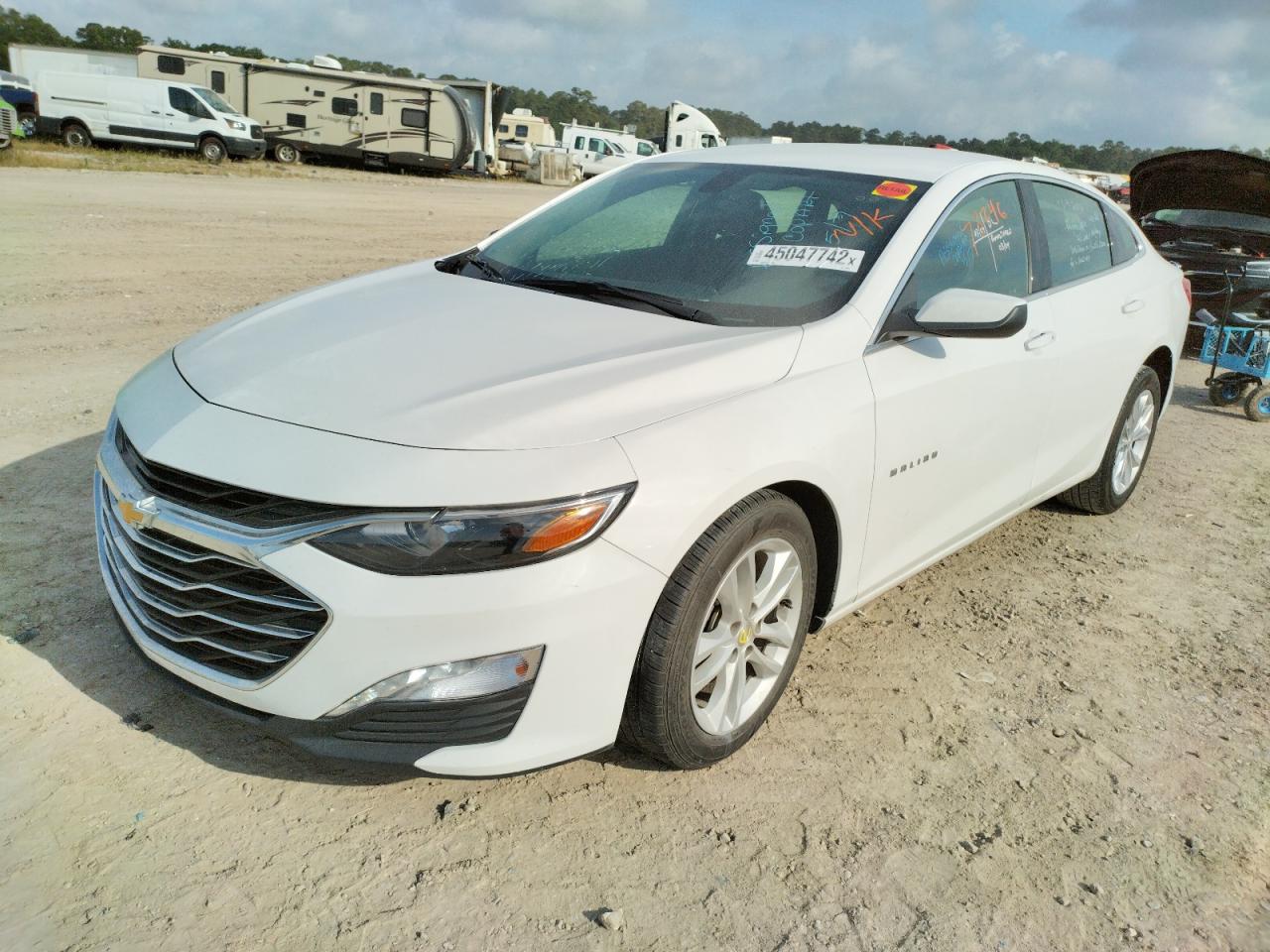 Photo 2 from auction – 2019 CHEVROLET MALIBU LT with VIN 1G1ZD5ST0KF176636