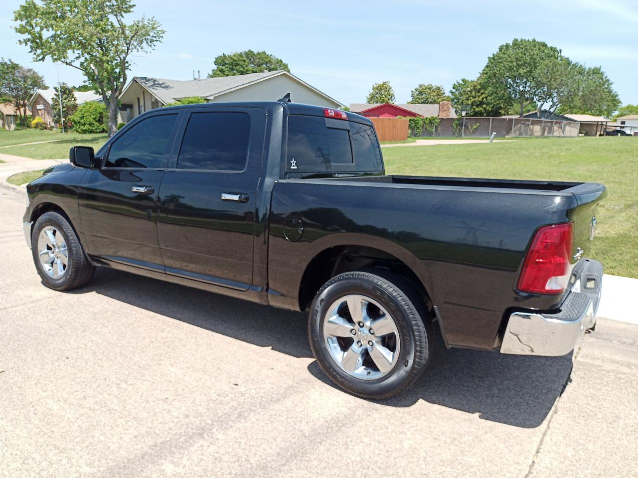 Photo 3 from auction – 2016 RAM 1500 SLT with VIN 1C6RR6LGXGS332784