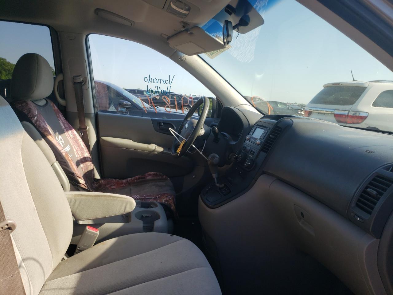 Photo 5 from auction – 2010 KIA SEDONA LX with VIN KNDMG4C30A6327149