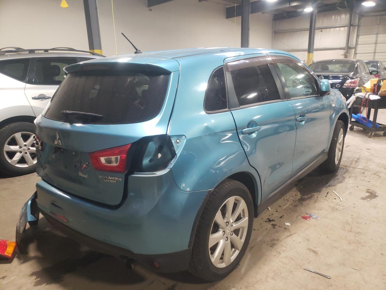 Photo 4 from auction – 2013 MITSUBISHI OUTLANDER with VIN 4A4AP3AU3DE022109