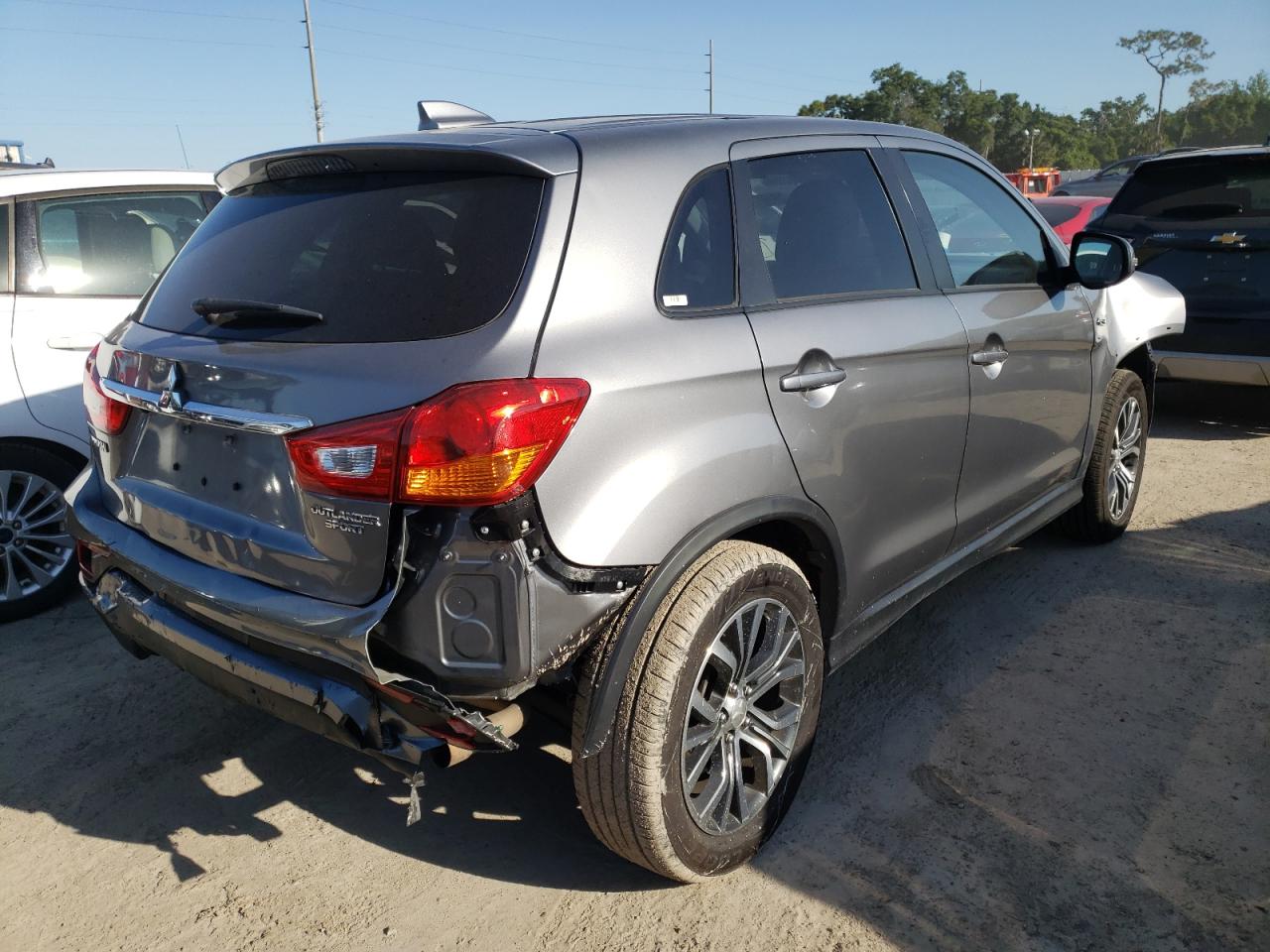 Photo 4 from auction – 2019 MITSUBISHI OUTLANDER with VIN JA4AP3AU1KU012280