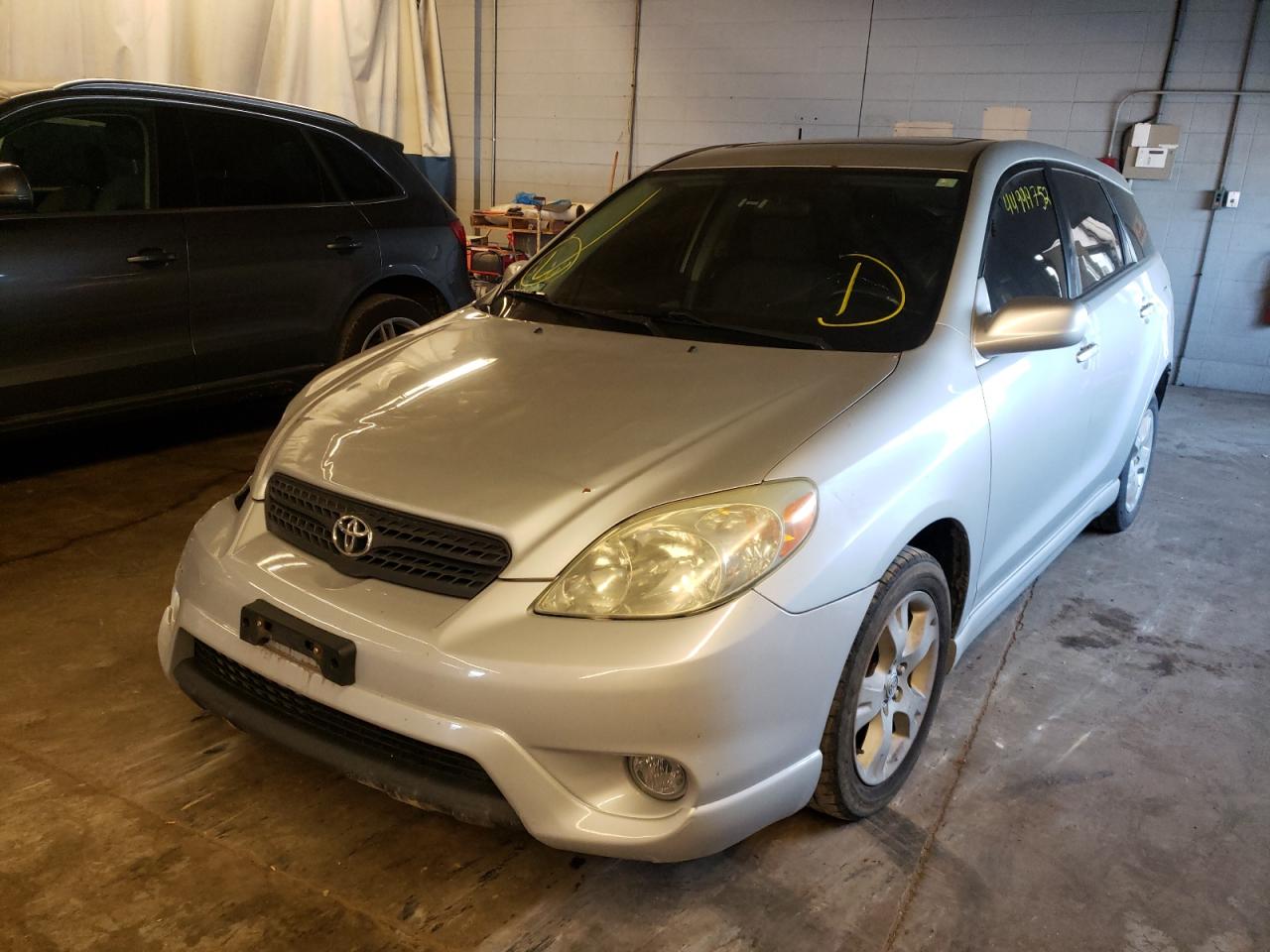 Photo 2 from auction – 2005 TOYOTA MATRIX with VIN 2T1KR32E95C351138