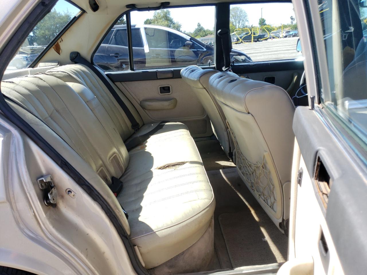 Photo 6 from auction – 1988 BMW 528 E AUTO with VIN WBADK8302J9901502