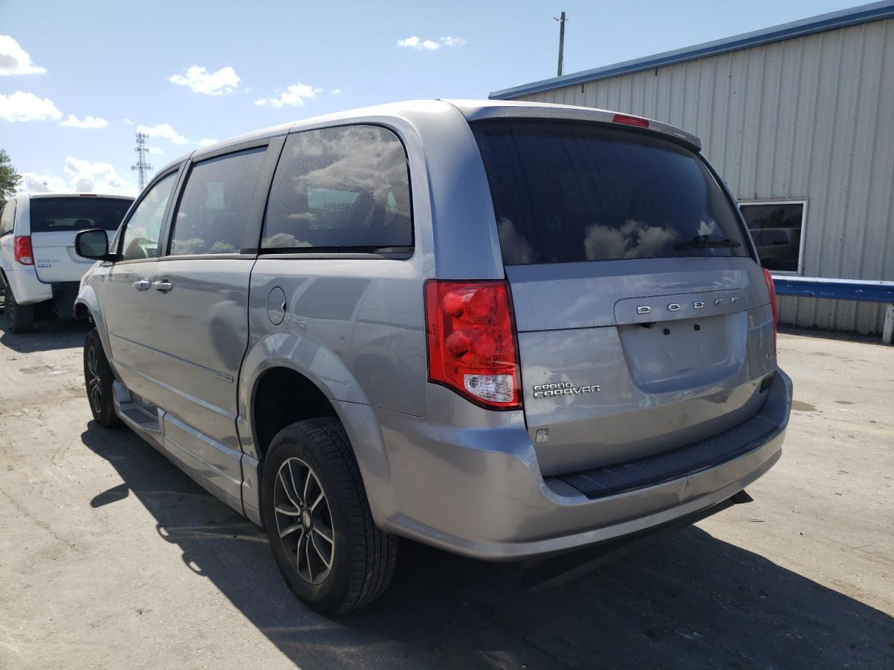 Photo 3 from auction – 2015 DODGE GRAND CARA with VIN 2C4RDGCGXFR703357