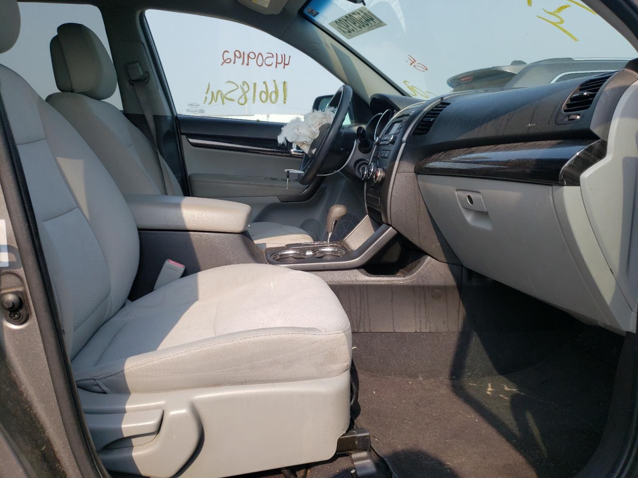 Photo 5 from auction – 2012 KIA SORENTO BA with VIN 5XYKTDA29CG259379