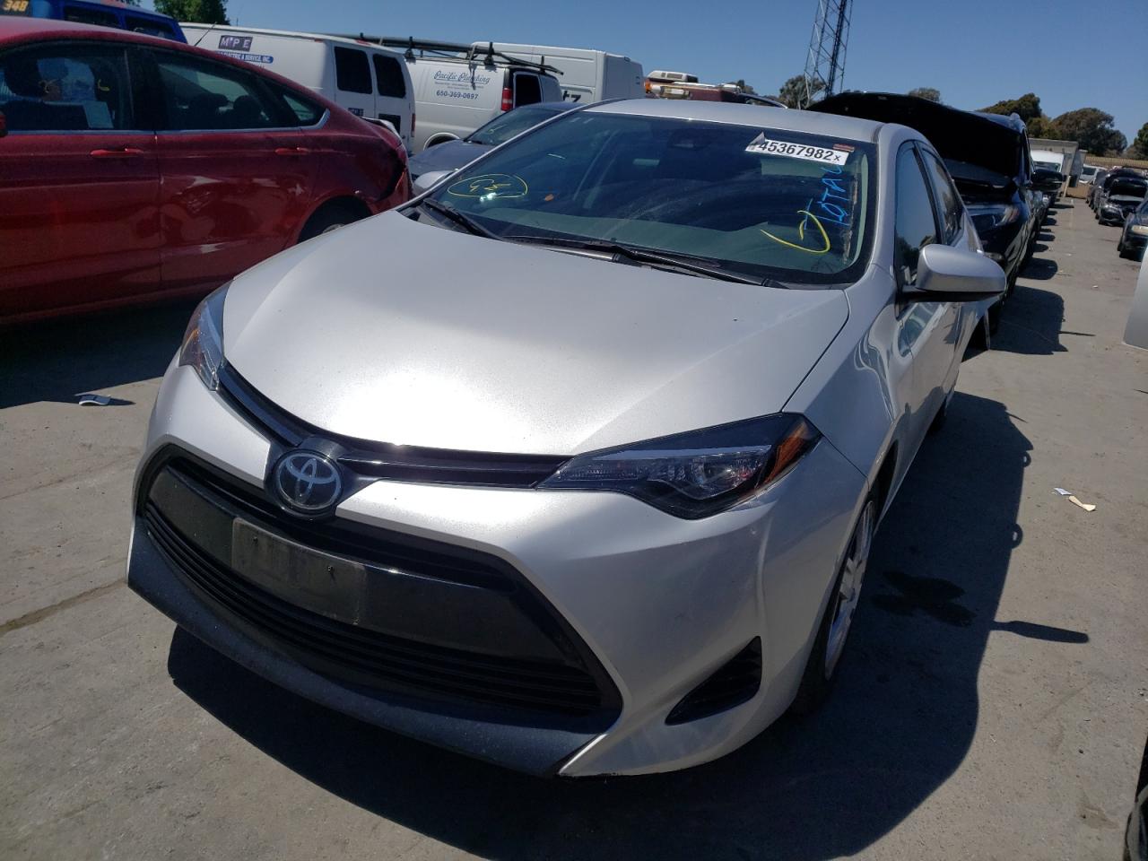 Photo 2 from auction – 2017 TOYOTA COROLLA L with VIN 5YFBURHEXHP699740