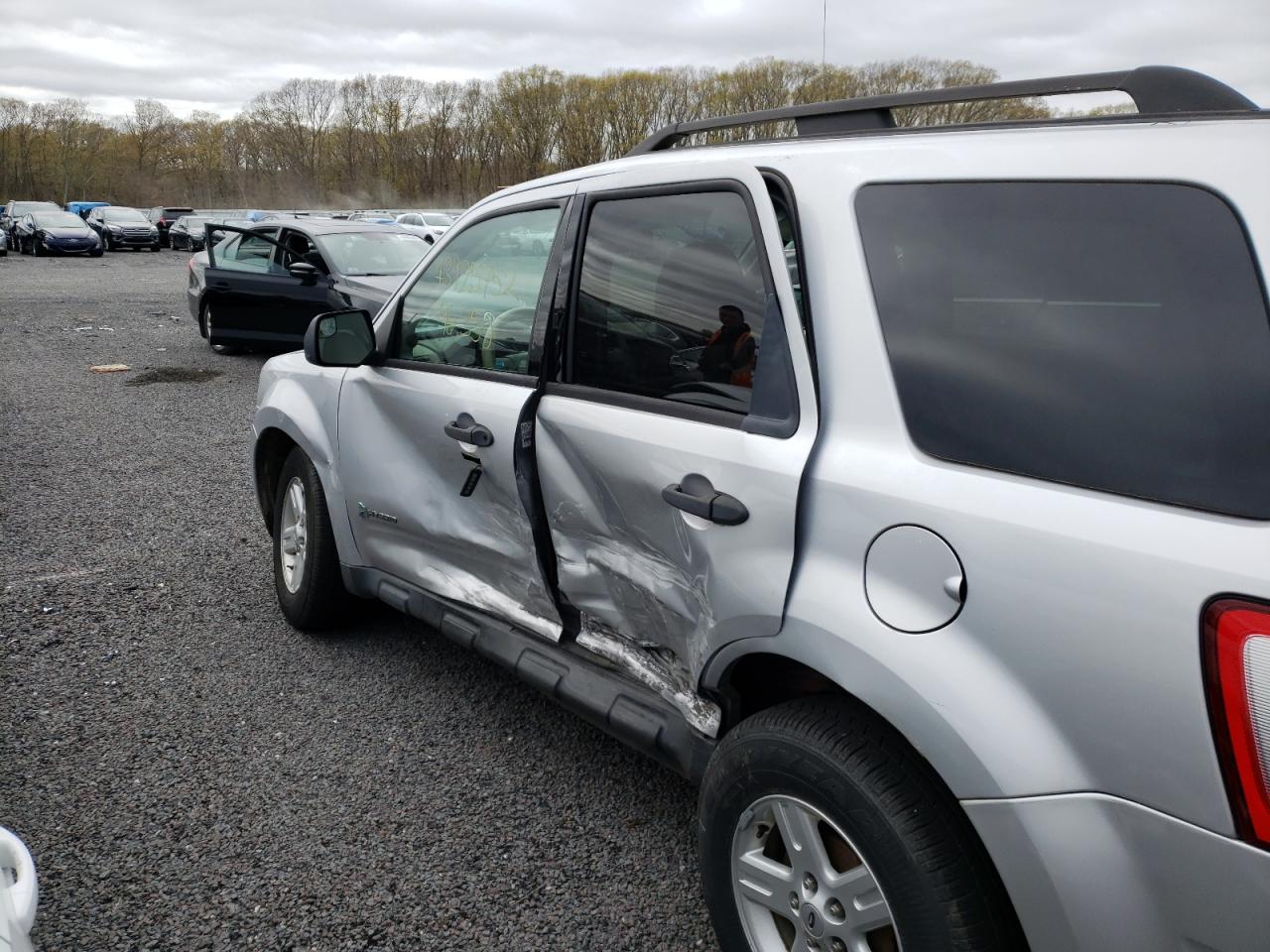 Photo 10 from auction – 2011 FORD ESCAPE HYB with VIN 1FMCU5K35BKA45010