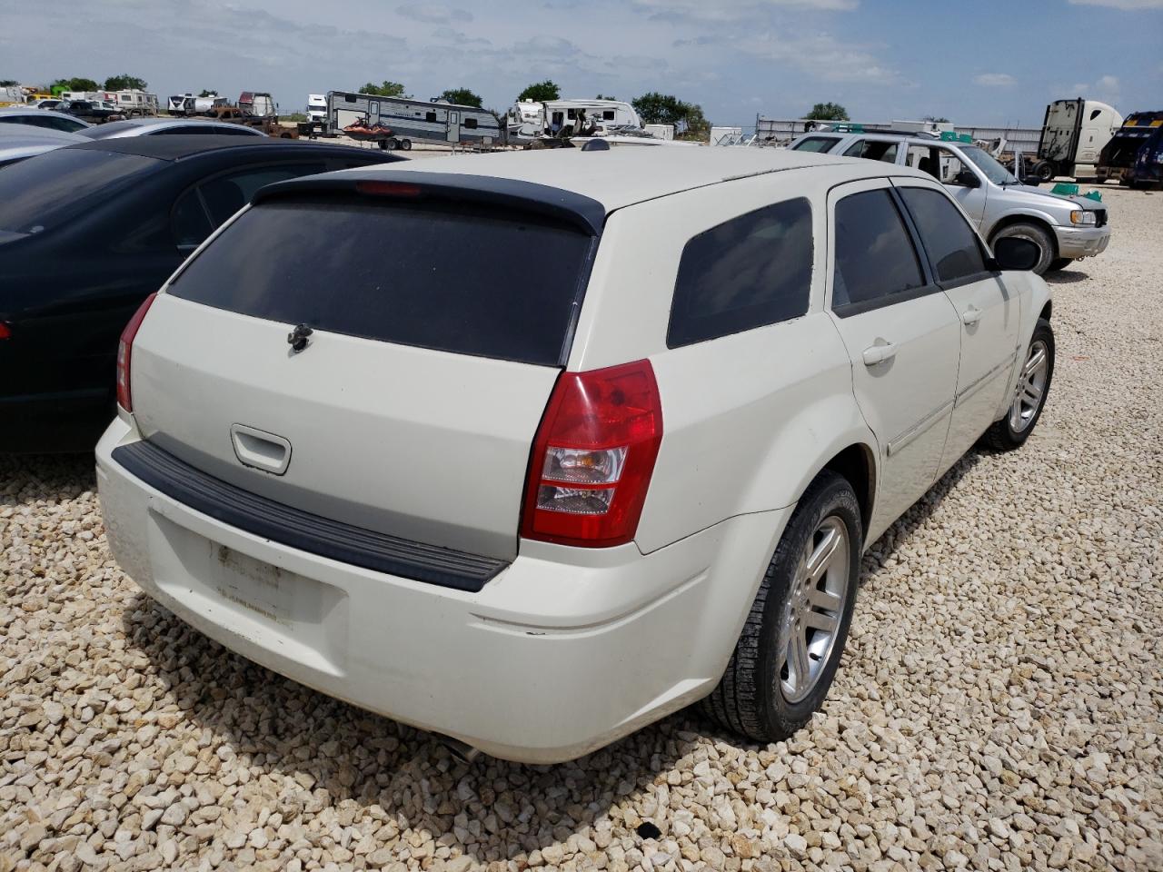 Photo 4 from auction – 2005 DODGE MAGNUM R/T with VIN 2D4GV582X5H545759