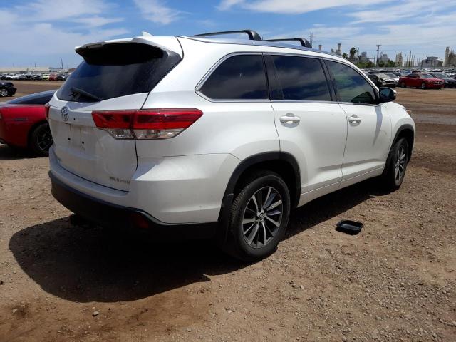 Photo 4 from auction – 2018 TOYOTA HIGHLANDER with VIN 5TDJZRFH5JS856551
