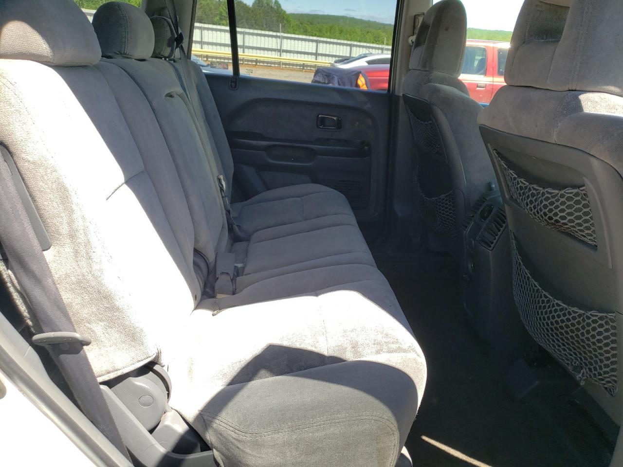 Photo 6 from auction – 2005 HONDA PILOT with VIN 5FNYF18485B011982