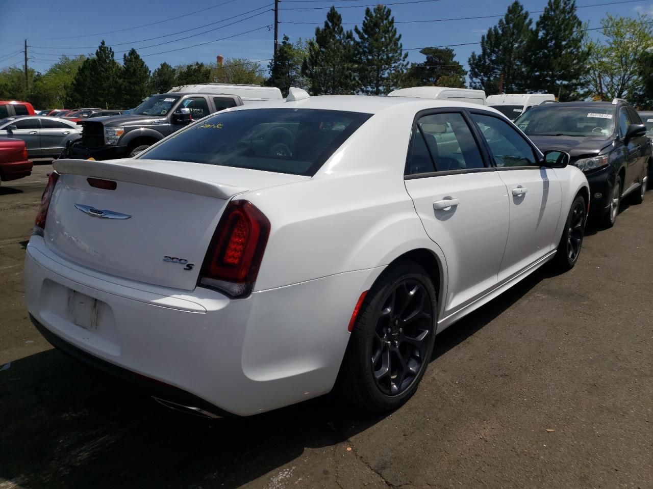 Photo 4 from auction – 2020 CHRYSLER 300 S with VIN 2C3CCABT8LH173576