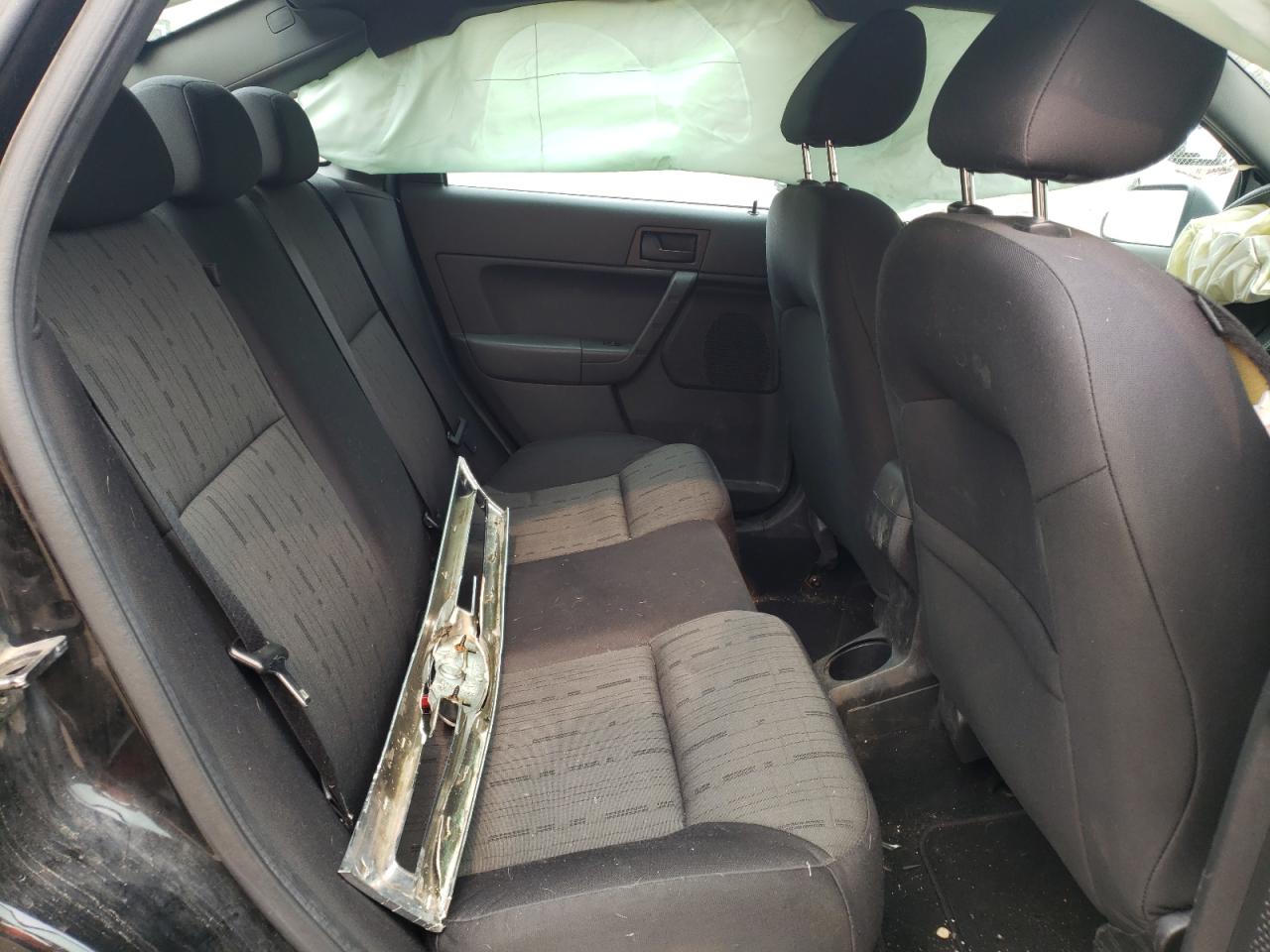 Photo 6 from auction – 2011 FORD FOCUS SE with VIN 1FAHP3FN9BW120033