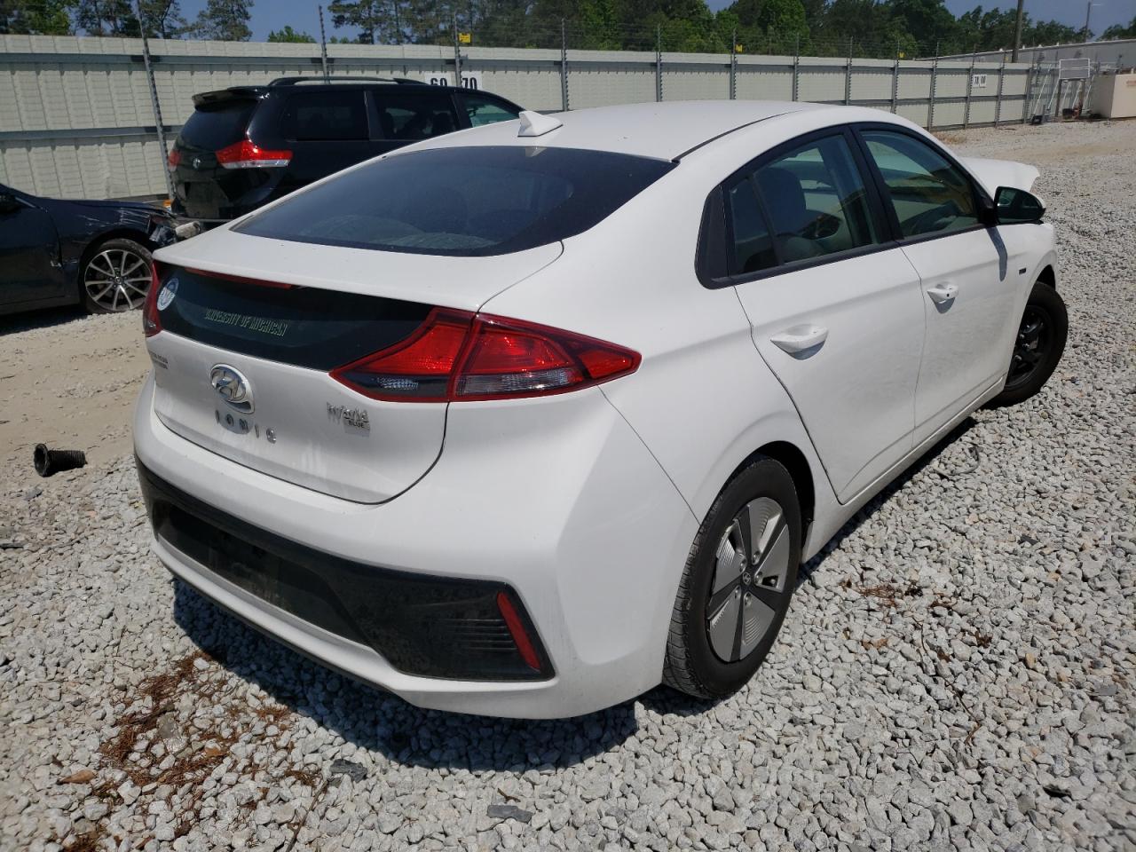 Photo 4 from auction – 2017 HYUNDAI IONIQ BLUE with VIN KMHC65LC3HU023948