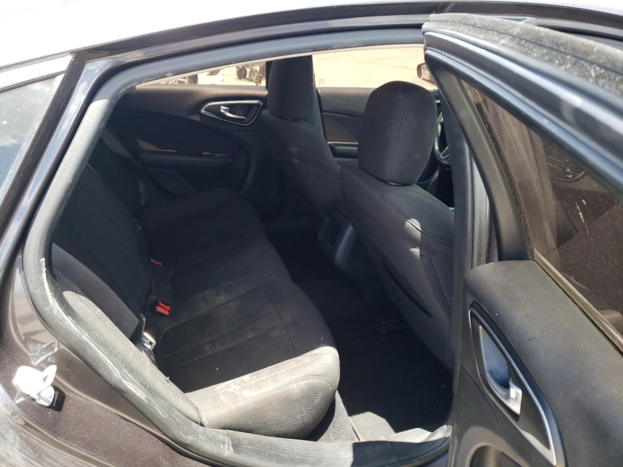 Photo 6 from auction – 2016 CHRYSLER 200 LIMITE with VIN 1C3CCCAG0GN148488