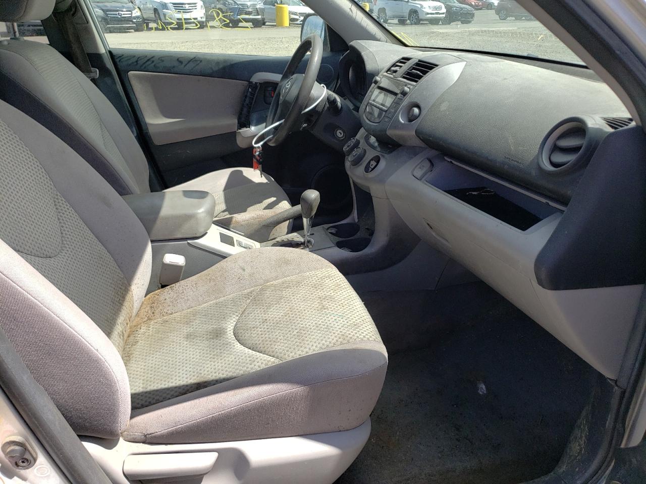 Photo 5 from auction – 2008 TOYOTA RAV4 with VIN JTMBD33VX86080728