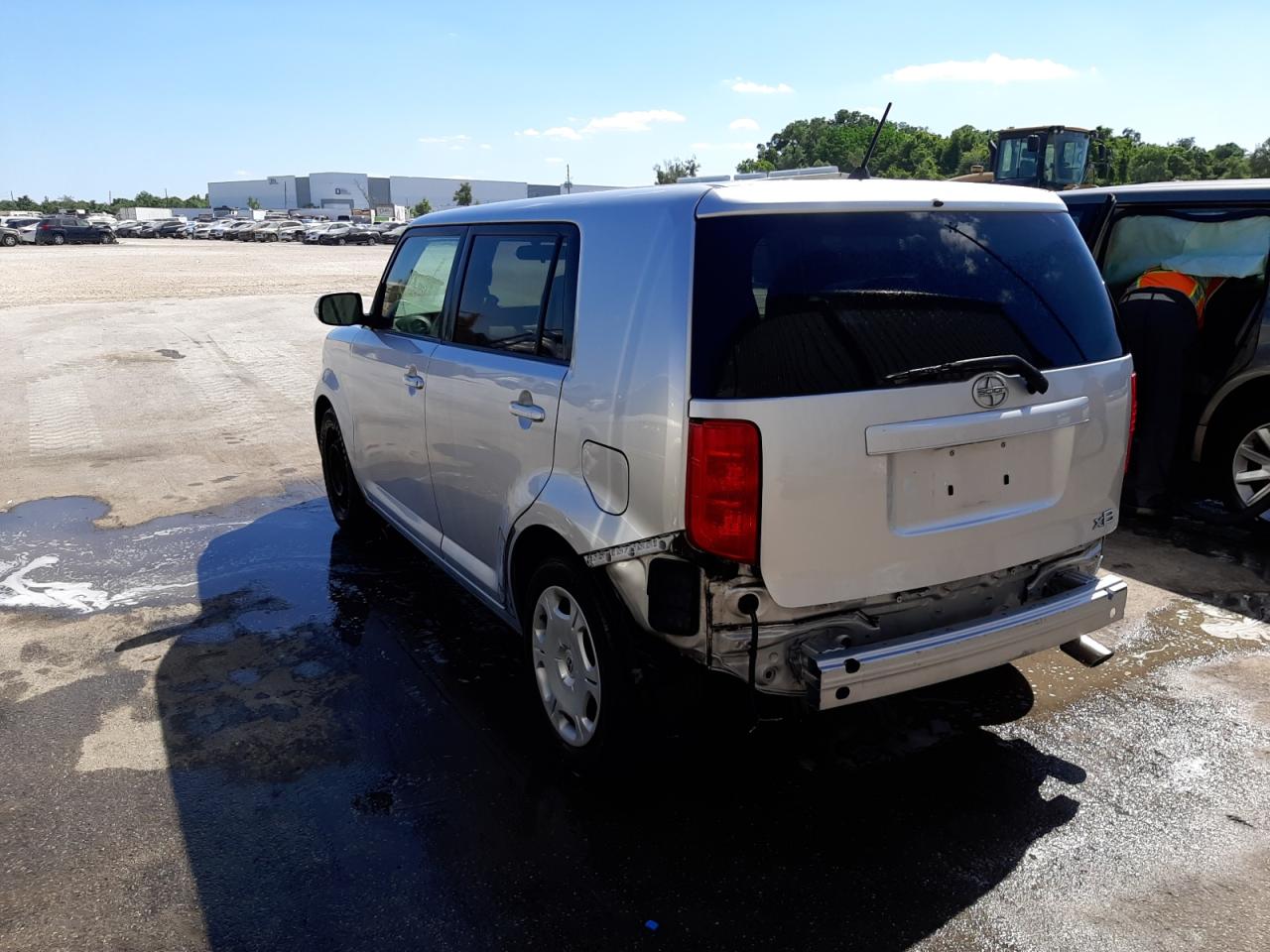 Photo 3 from auction – 2008 SCION XB with VIN JTLKE50E481035850