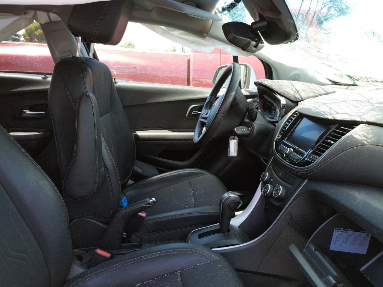 Photo 5 from auction – 2021 CHEVROLET TRAX 1LT with VIN KL7CJPSM6MB365518