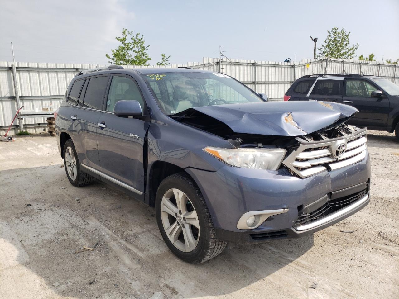 TOYOTA HIGHLANDER 2013 with VIN 5TDDK3EH3DS239444 - Photo from auction