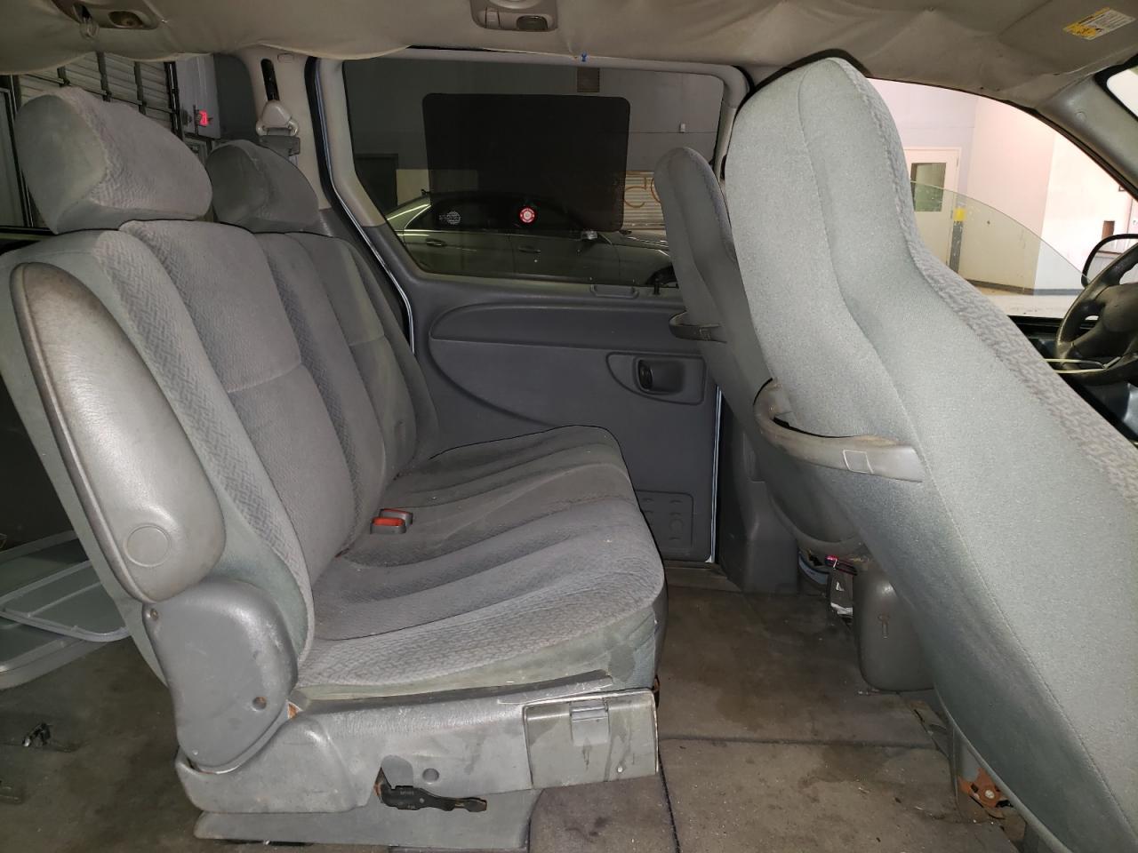 Photo 6 from auction – 2005 DODGE GRAND CARA with VIN 1D8GP24RX5B329946