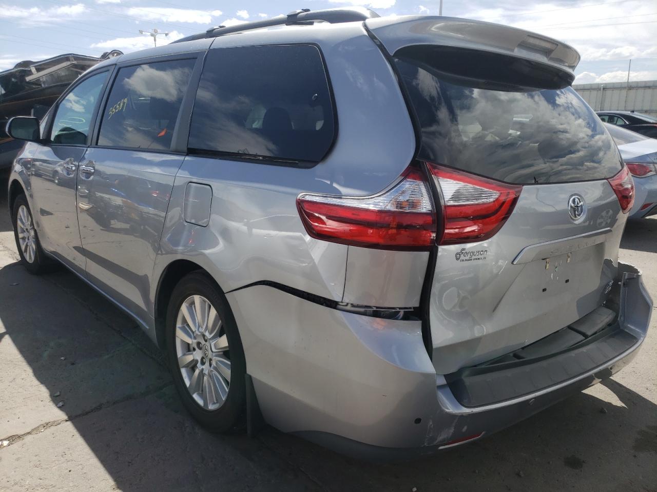 Photo 3 from auction – 2017 TOYOTA SIENNA XLE with VIN 5TDDZ3DC0HS187567