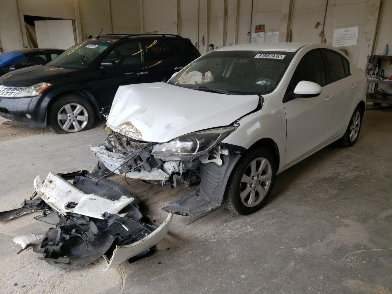 Photo 2 from auction – 2011 MAZDA 3 I with VIN JM1BL1VF5B1499023