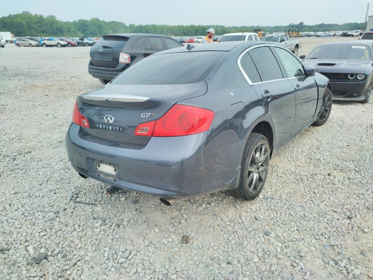 Photo 4 from auction – 2009 INFINITI G37 BASE with VIN JNKCV61E89M303561