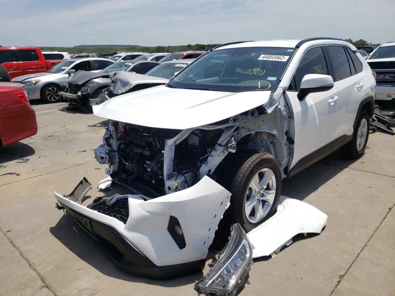 Photo 2 from auction – 2021 TOYOTA RAV4 XLE with VIN 2T3W1RFV0MC147209
