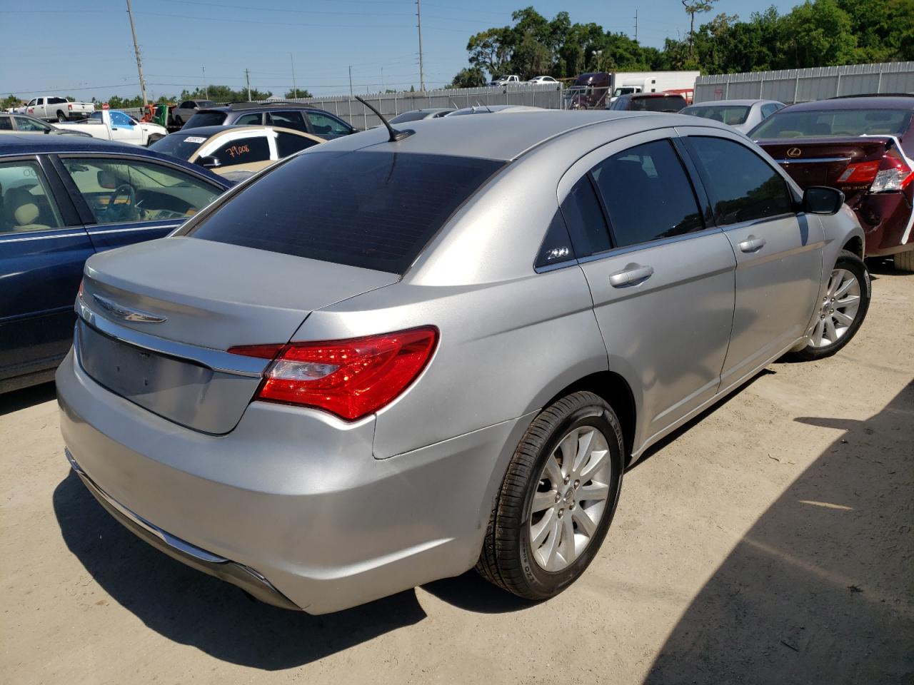 Photo 4 from auction – 2011 CHRYSLER 200 TOURIN with VIN 1C3BC1FB5BN527203
