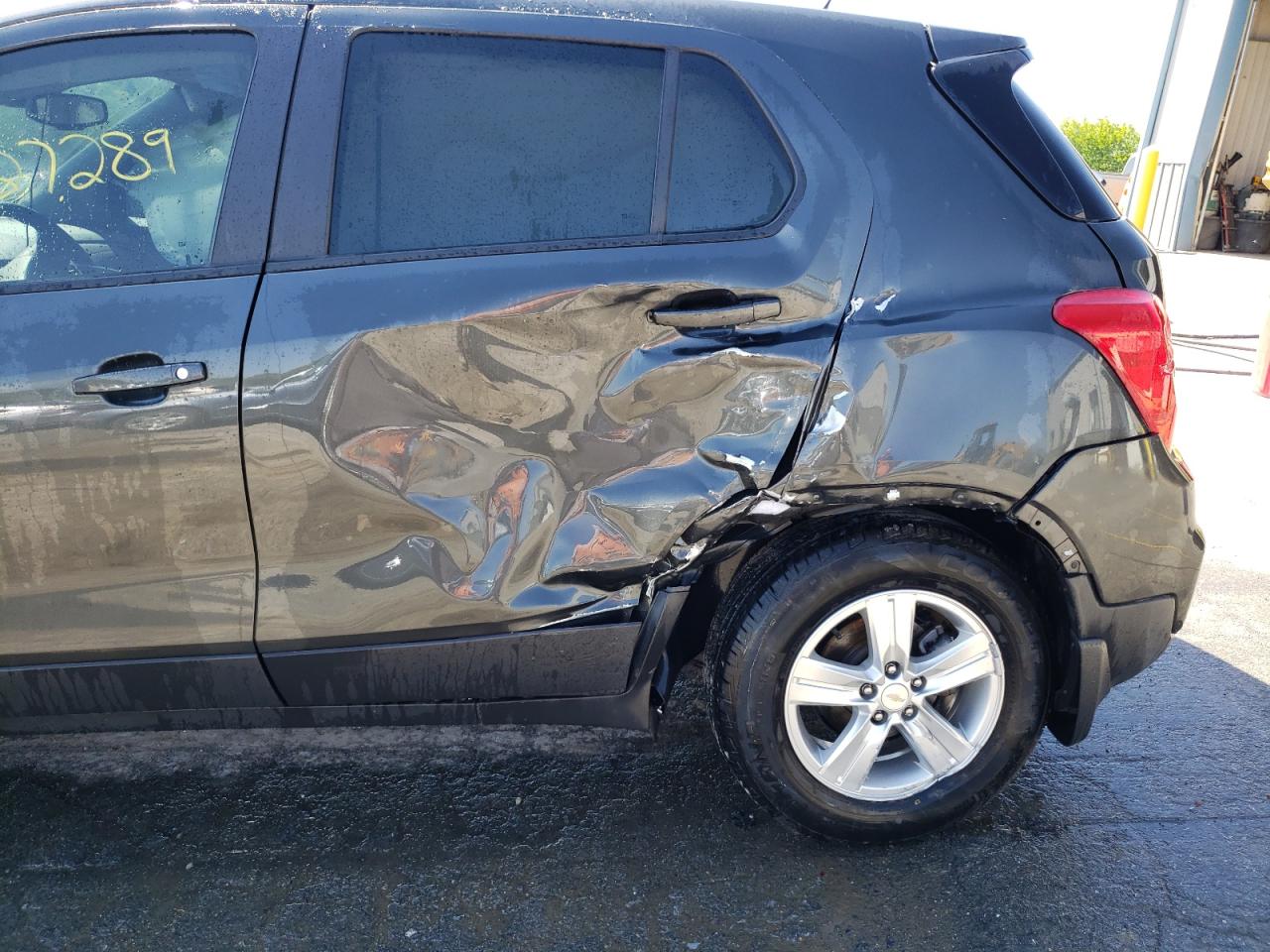 Photo 9 from auction – 2020 CHEVROLET TRAX LS with VIN 3GNCJNSB6LL227942