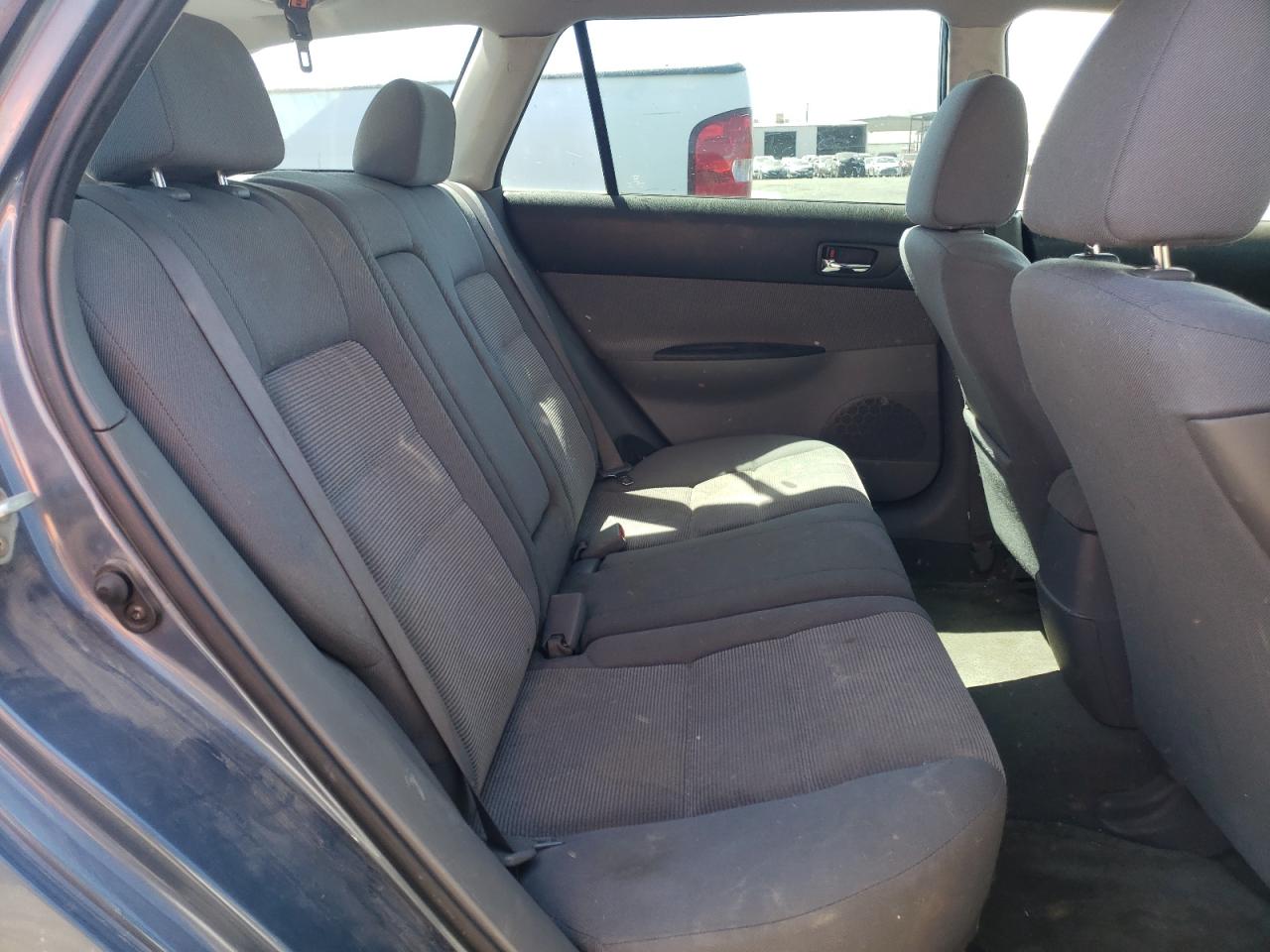 Photo 6 from auction – 2005 MAZDA MAZDA3 with VIN 1YVHP82D755M33381