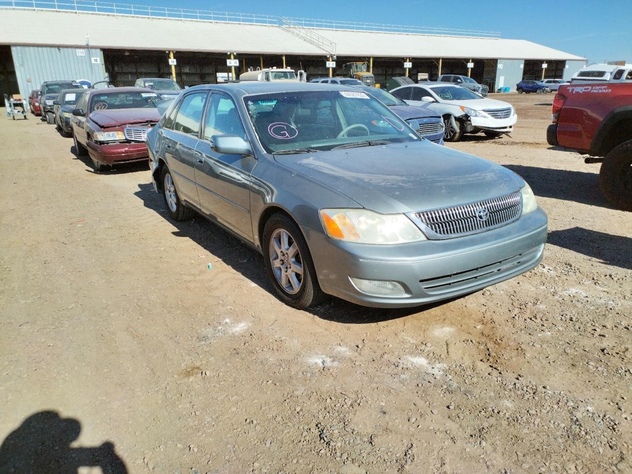 TOYOTA AVALON XL 2002 with VIN 4T1BF28B92U260039 - Photo from auction