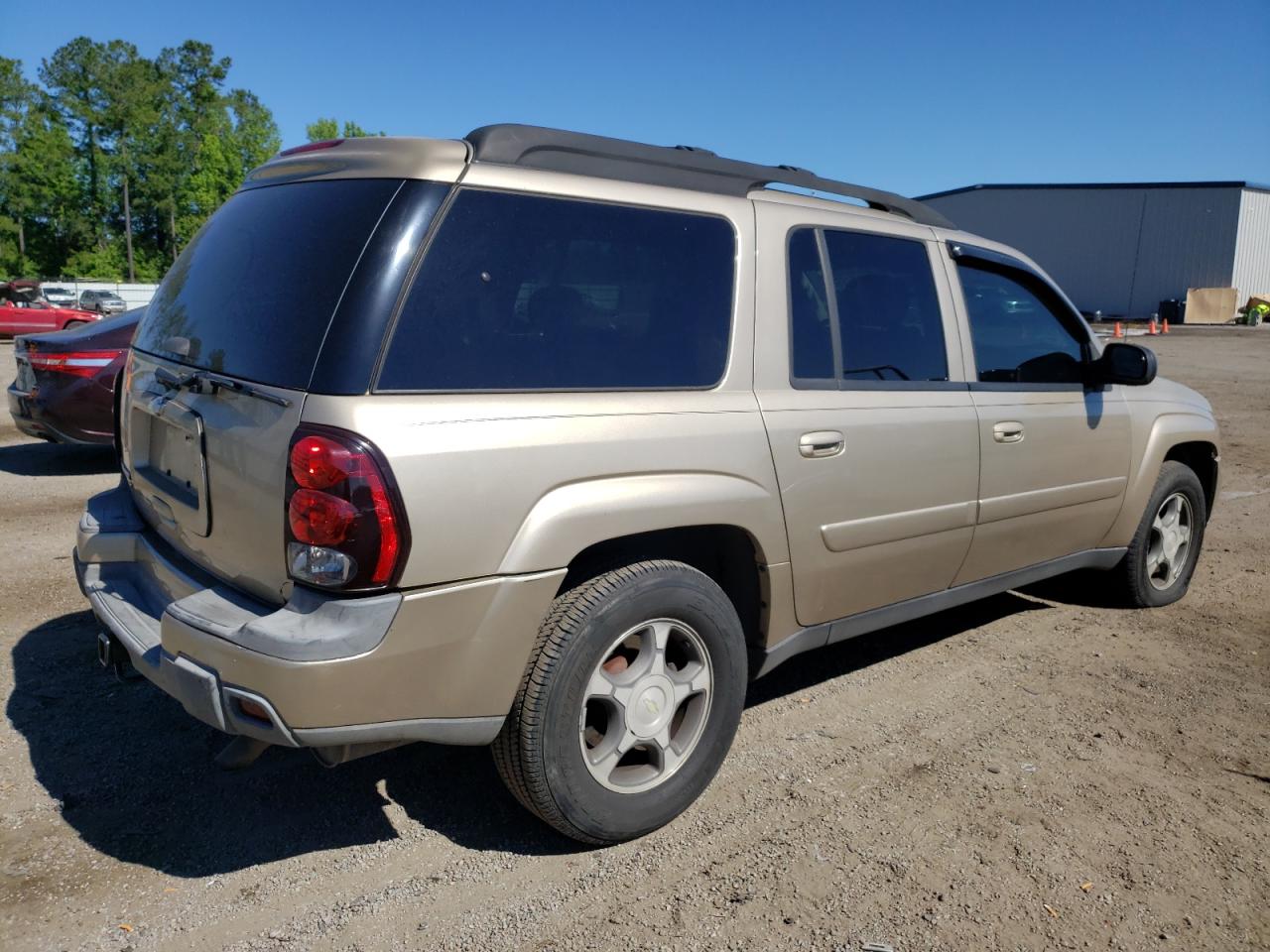 Photo 4 from auction – 2005 CHEVROLET TRAILBLAZE with VIN 1GNET16S356132970