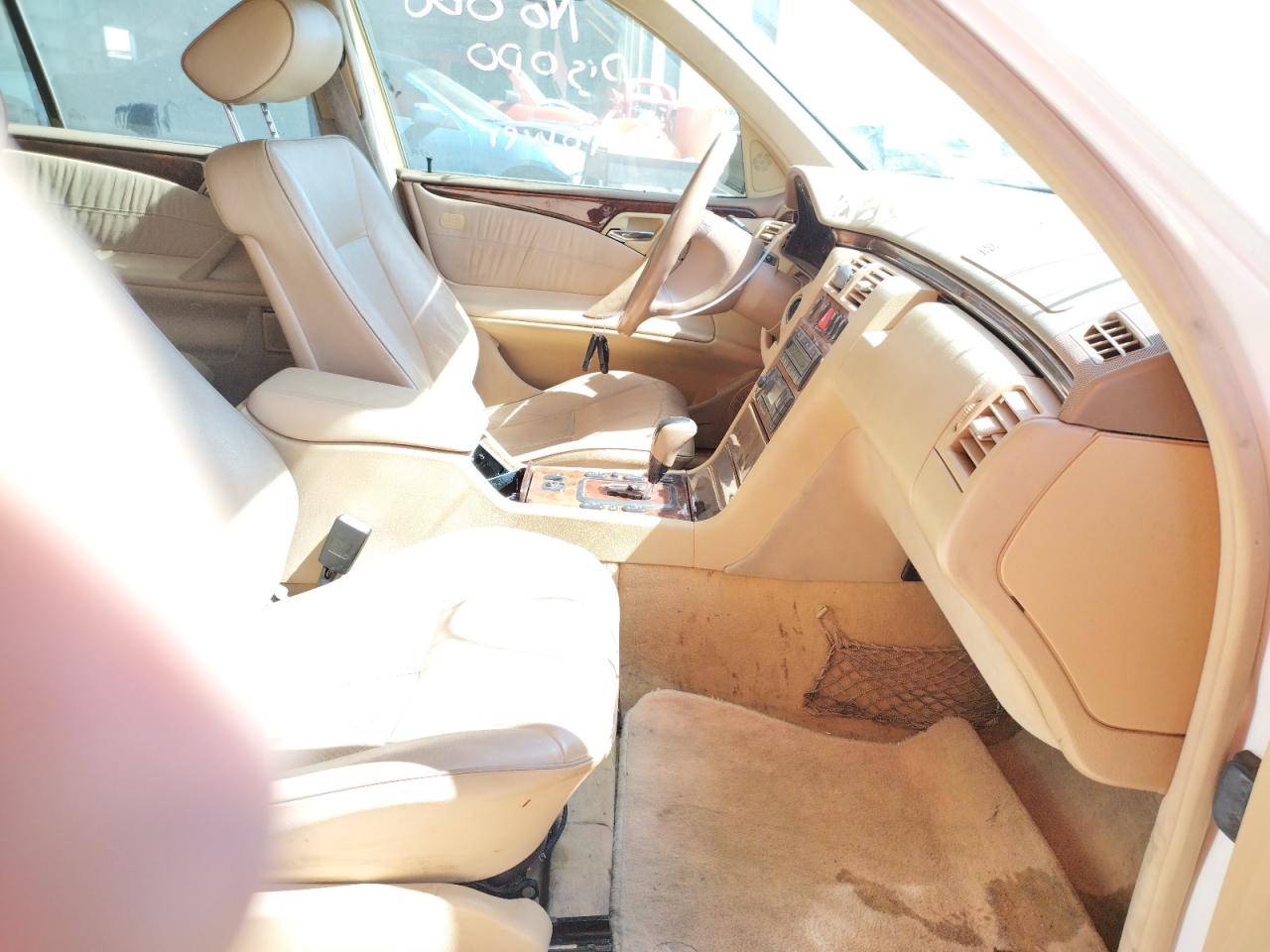 Photo 5 from auction – 2001 MERCEDES-BENZ E 430 with VIN WDBJF70J31B221584