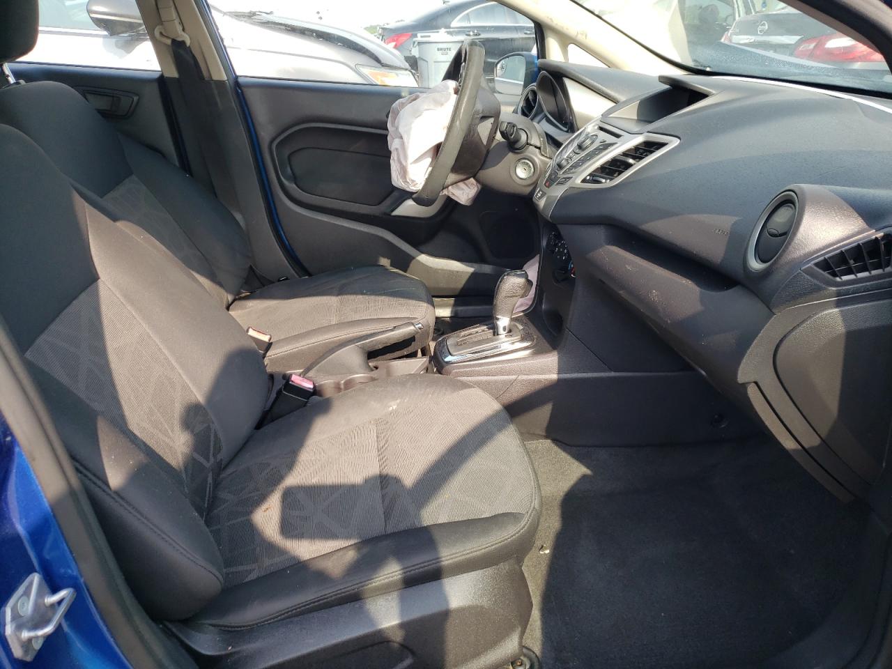 Photo 5 from auction – 2011 FORD FIESTA SE with VIN 3FADP4EJ1BM115637