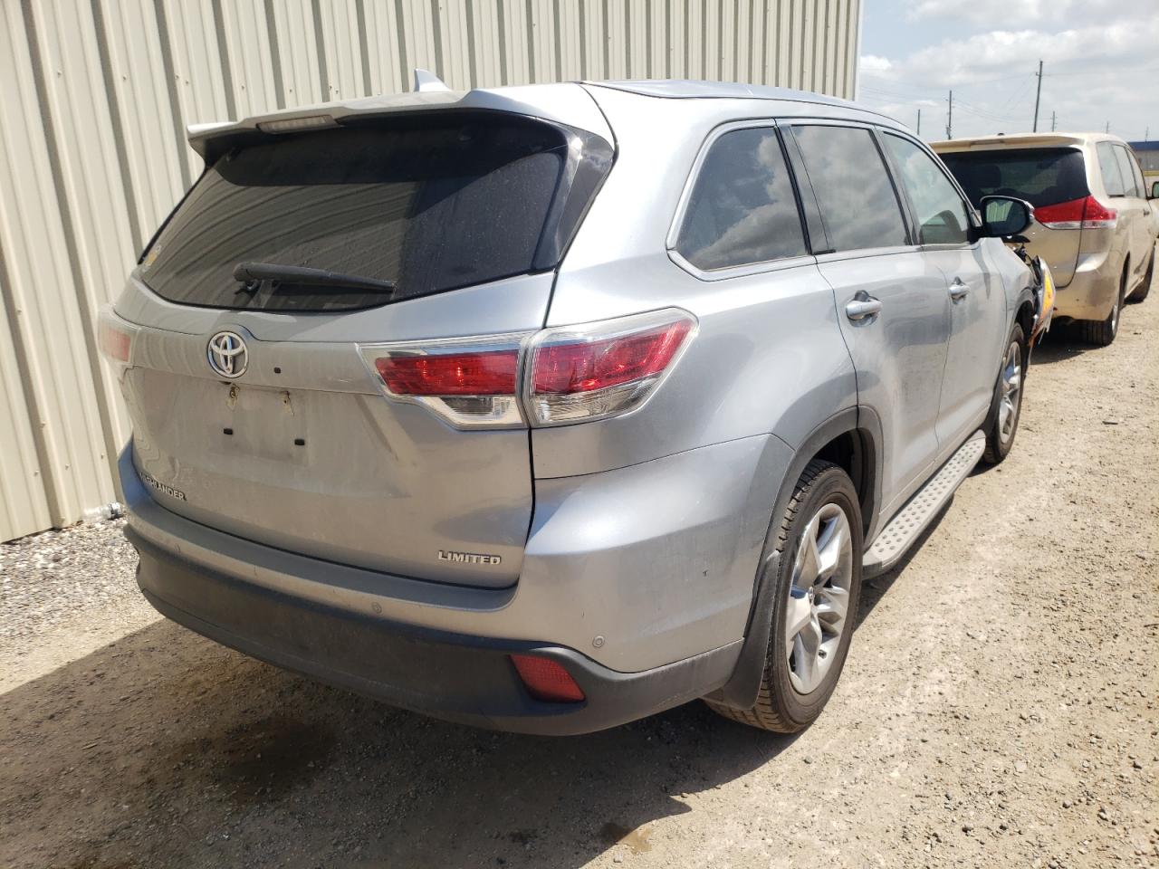Photo 4 from auction – 2016 TOYOTA HIGHLANDER with VIN 5TDYKRFH2GS160418