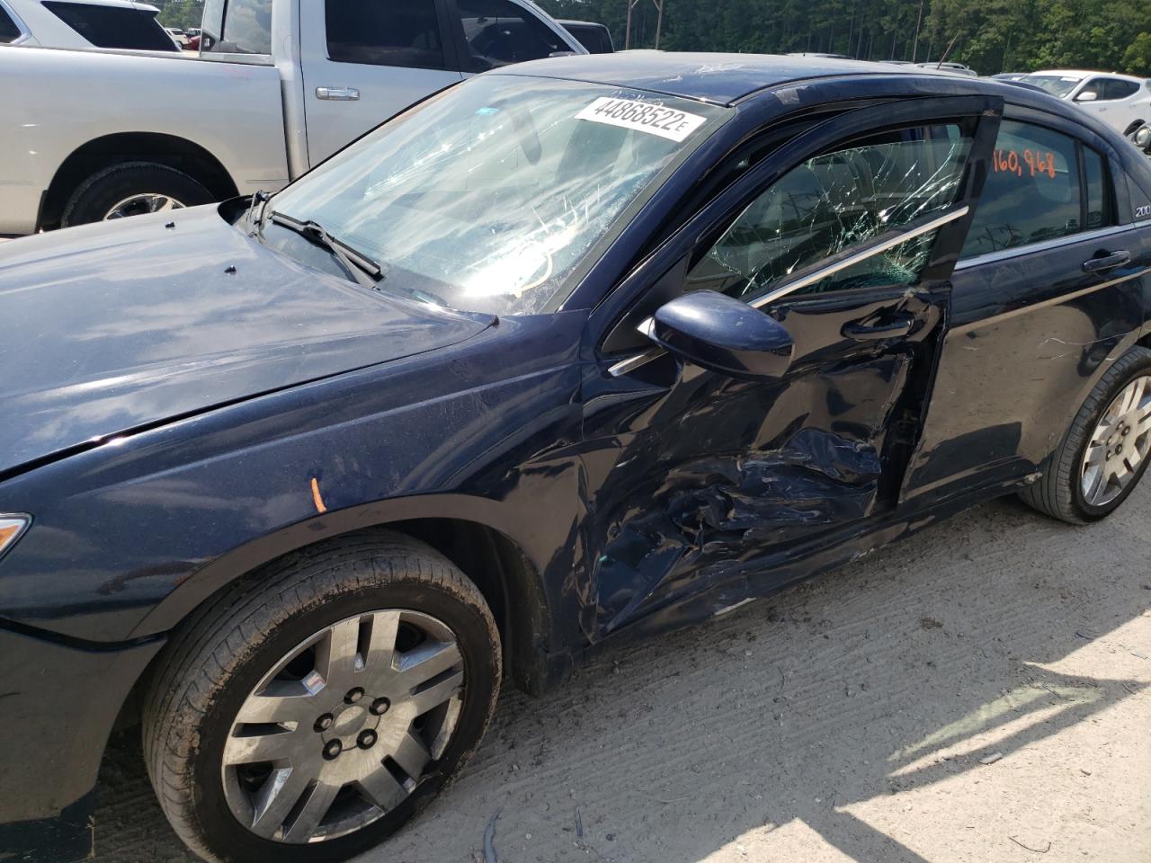Photo 9 from auction – 2014 CHRYSLER 200 LX with VIN 1C3CCBAB7EN210433