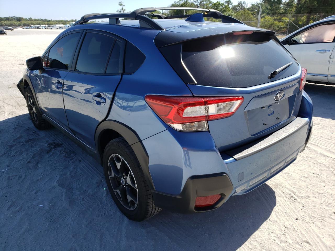 Photo 3 from auction – 2018 SUBARU CROSSTREK with VIN JF2GTABC1JH229276