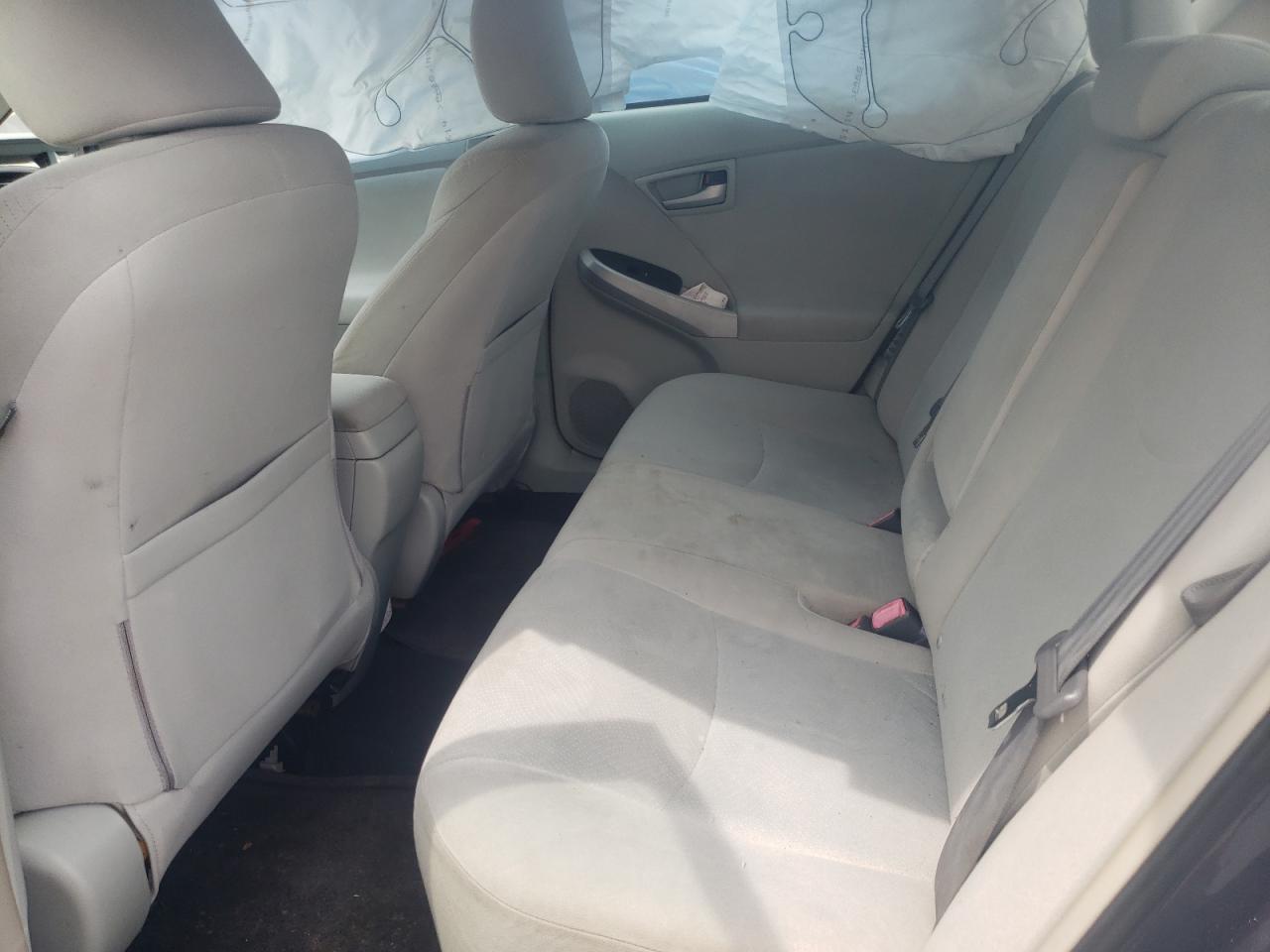 Photo 6 from auction – 2013 TOYOTA PRIUS with VIN JTDKN3DU9D5647692