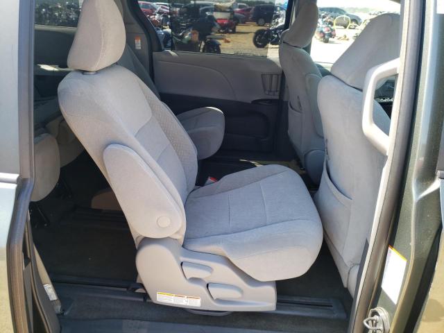 Photo 6 from auction – 2018 TOYOTA SIENNA LE with VIN 5TDKZ3DC1JS915670