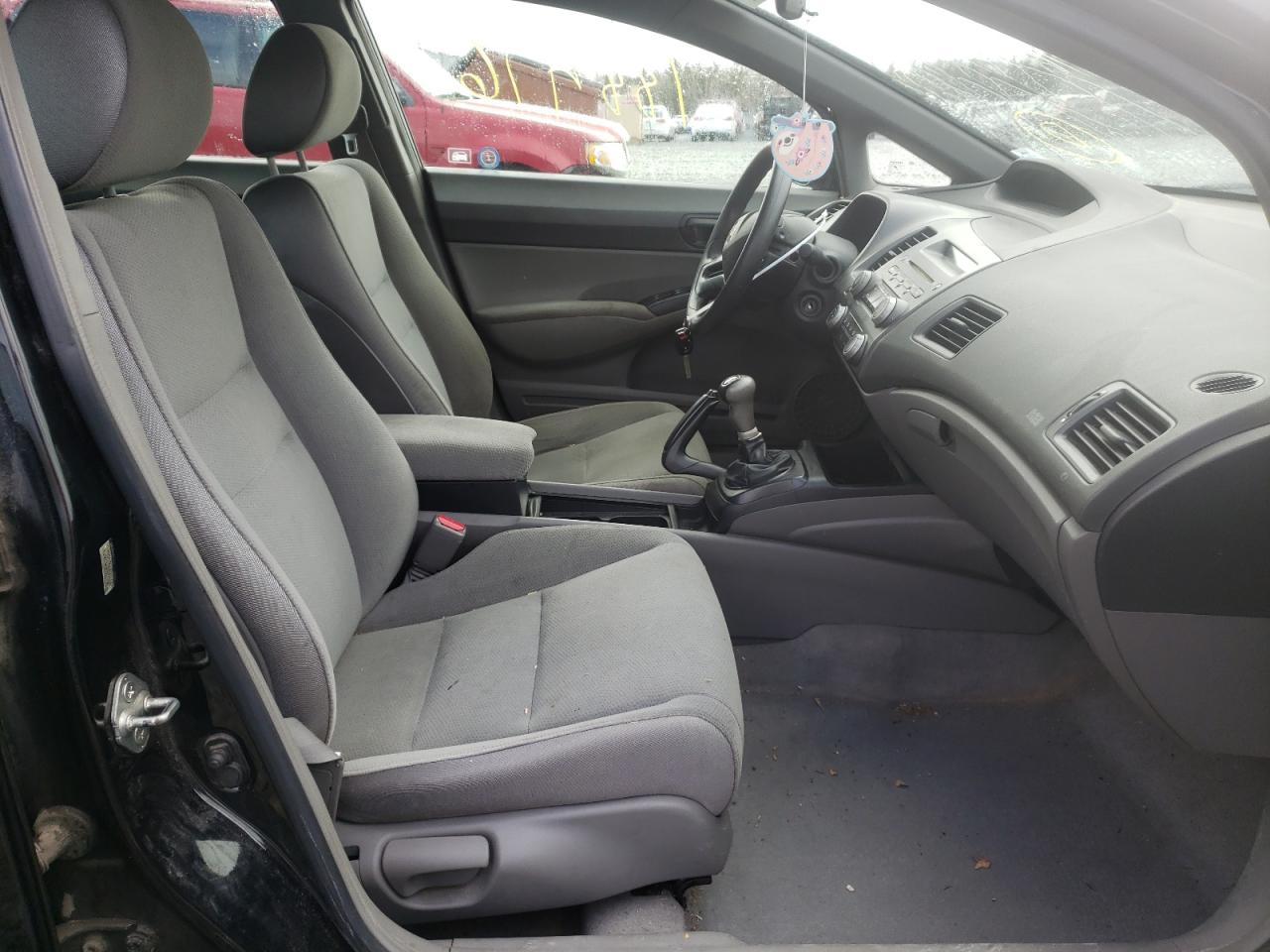 Photo 5 from auction – 2007 HONDA CIVIC DX with VIN 2HGFA15377H043757