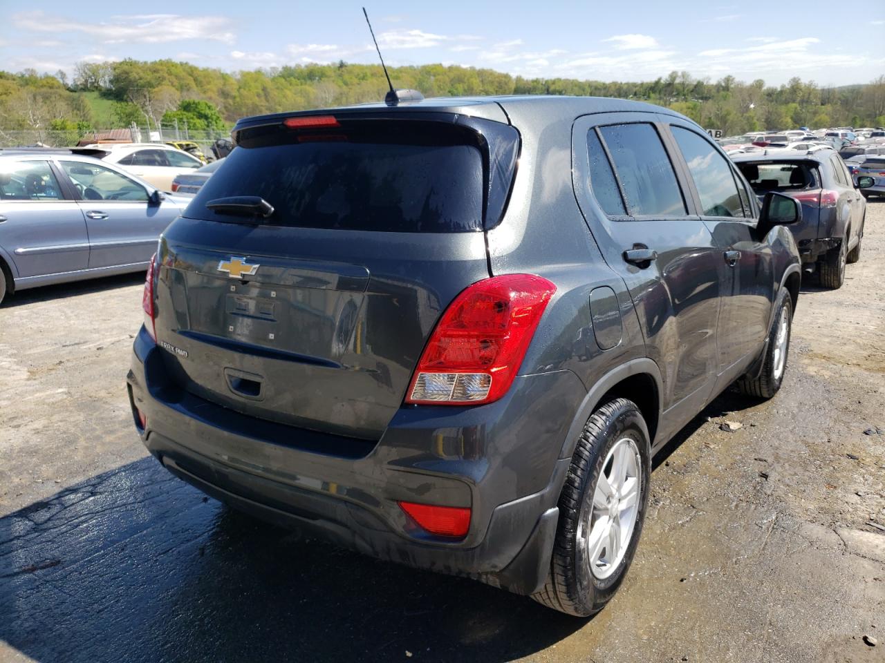 Photo 4 from auction – 2020 CHEVROLET TRAX LS with VIN 3GNCJNSB6LL227942