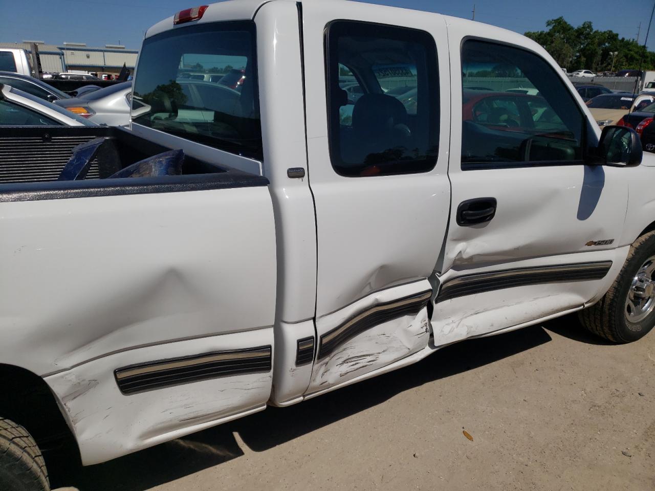 Photo 9 from auction – 2000 CHEVROLET SILVERADO with VIN 2GCEC19V0Y1111164
