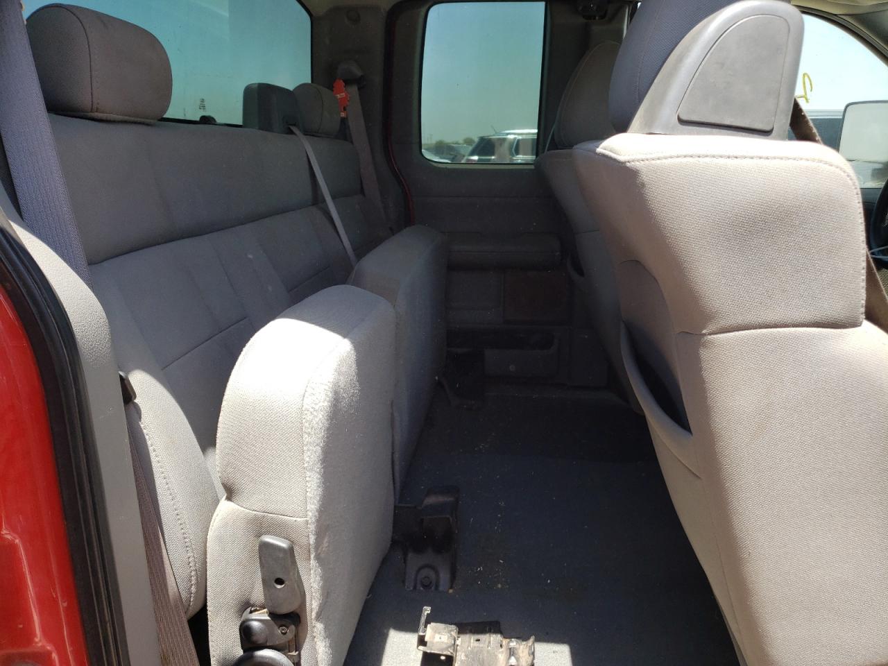 Photo 6 from auction – 2005 FORD F150 with VIN 1FTRX12W55FA98683