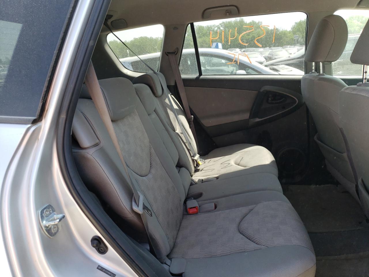 Photo 6 from auction – 2011 TOYOTA RAV4 with VIN 2T3BF4DV8BW094017