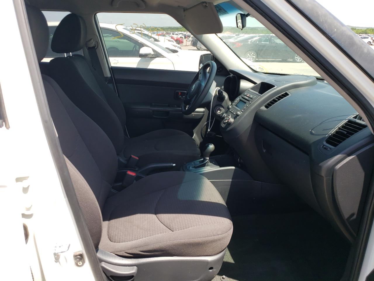 Photo 5 from auction – 2012 KIA SOUL with VIN KNDJT2A52C7453307