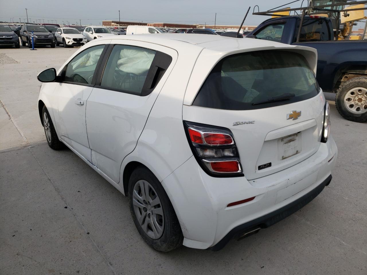 Photo 3 from auction – 2019 CHEVROLET SONIC with VIN 1G1JG6SBXK4143611