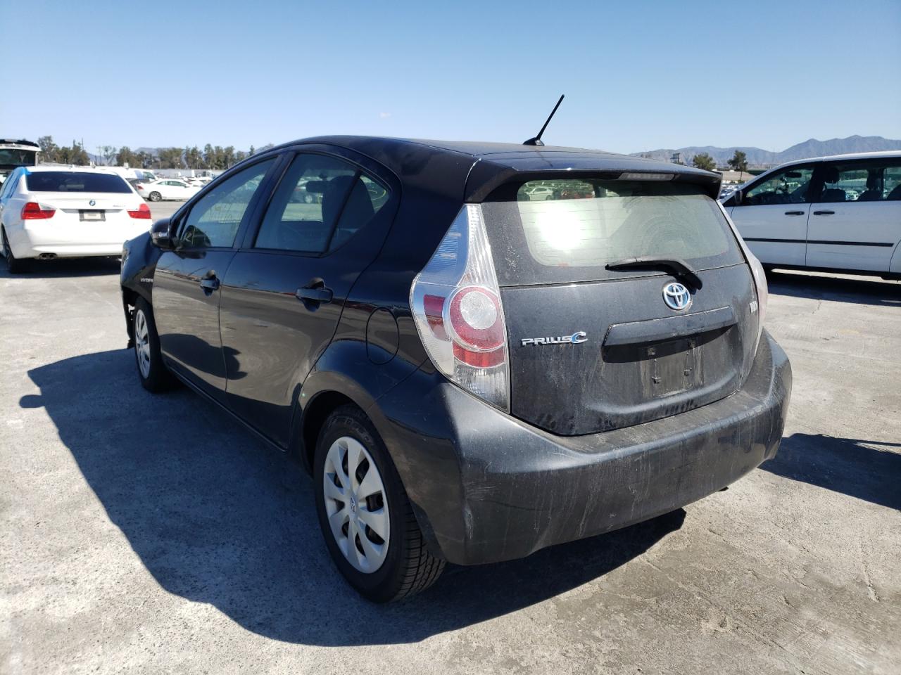 Photo 3 from auction – 2013 TOYOTA PRIUS C with VIN JTDKDTB32D1051392