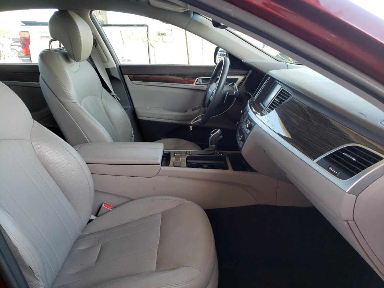 Photo 5 from auction – 2016 HYUNDAI GENESIS 3. with VIN KMHGN4JE2GU127655